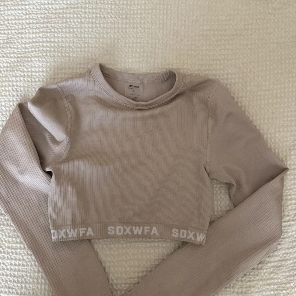 Sarah’s Day White Fox Boutique Coffee Date Seamless Leggings/Crop Top in Sand S - Picture 9 of 10